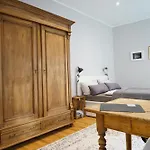Apartment Numbersixteen *