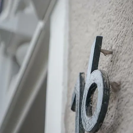 Numbersixteen شقة ترير