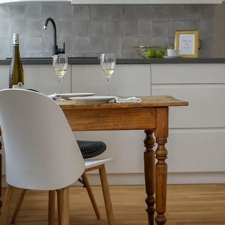 Numbersixteen * Trevír