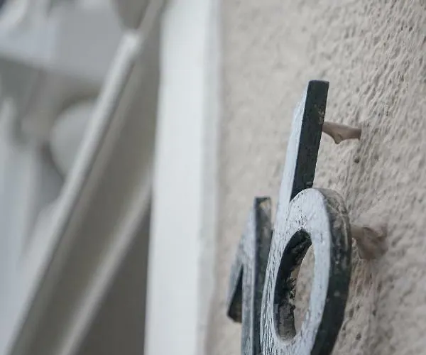 Numbersixteen شقة ترير